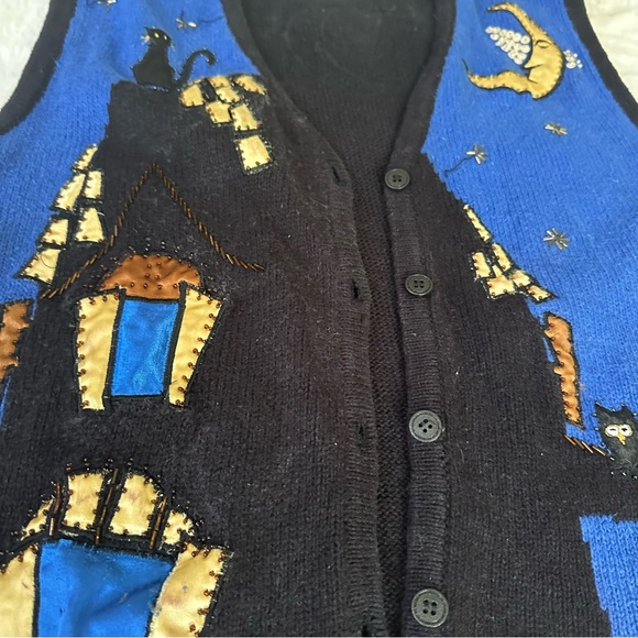 Relisted in my closet! Vintage oversized Halloween Haunted House sweater vest - Picture 6 of 13